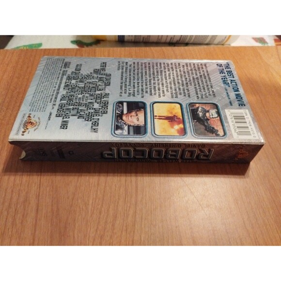 Robocop VHS Tape - Peter Weller, Nancy Allen, Ronny Cox - Picture 4 of 7